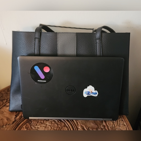 Vince Camuto Textured Black Vigan Leather Shoulder Bag. - Picture 3 of 8